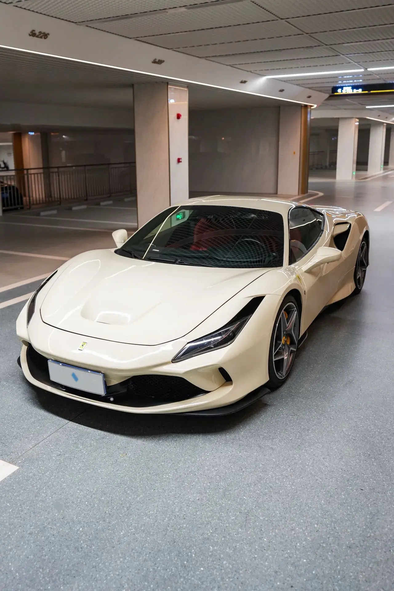 2019 FERRARI F8 view 1