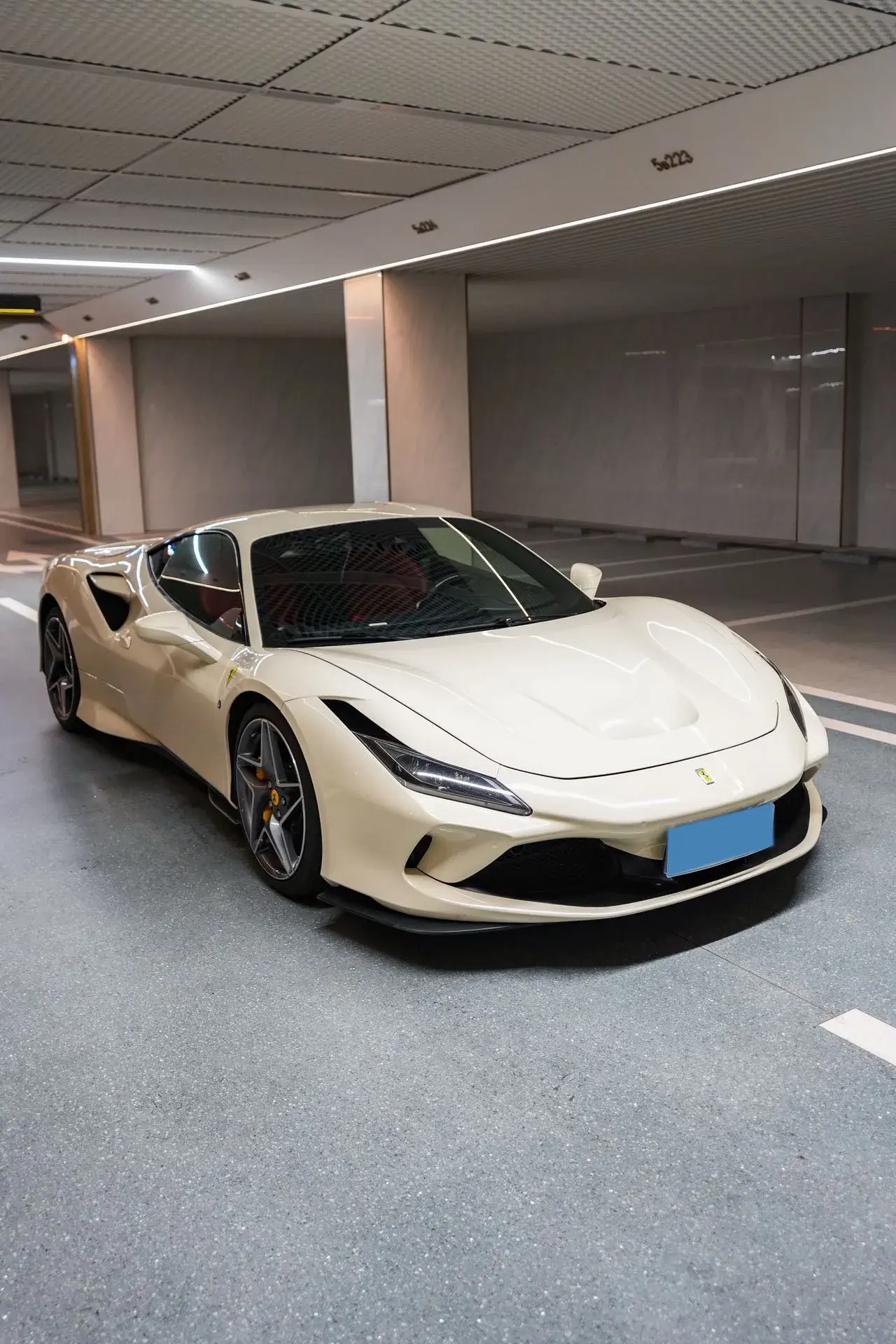 2019 FERRARI F8 thumbnail 4