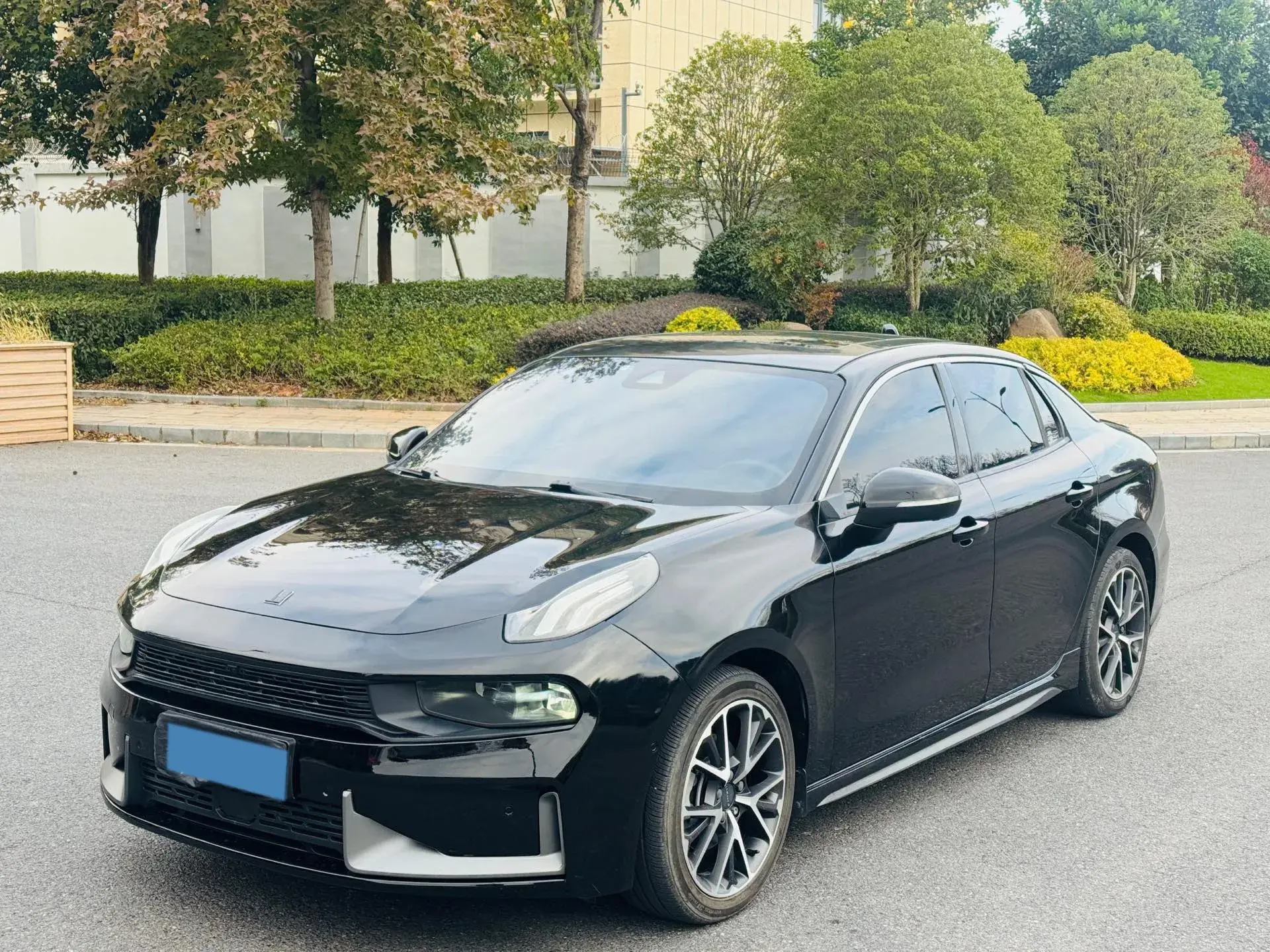 2021 LYNK&CO 03 view 1