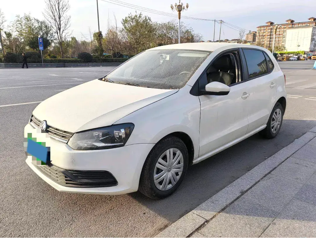 2016 VOLKSWAGEN POLO view 1
