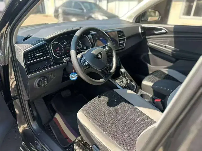 2021 JETTA VS7 thumbnail 3