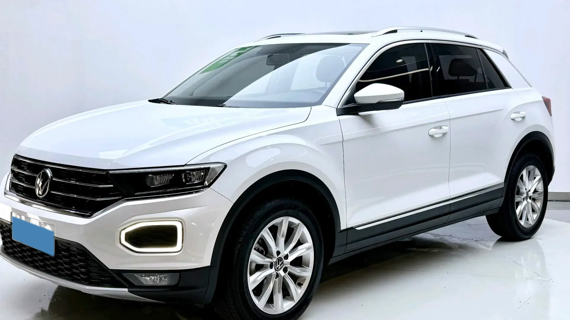 2021 VOLKSWAGEN T-ROC view 1