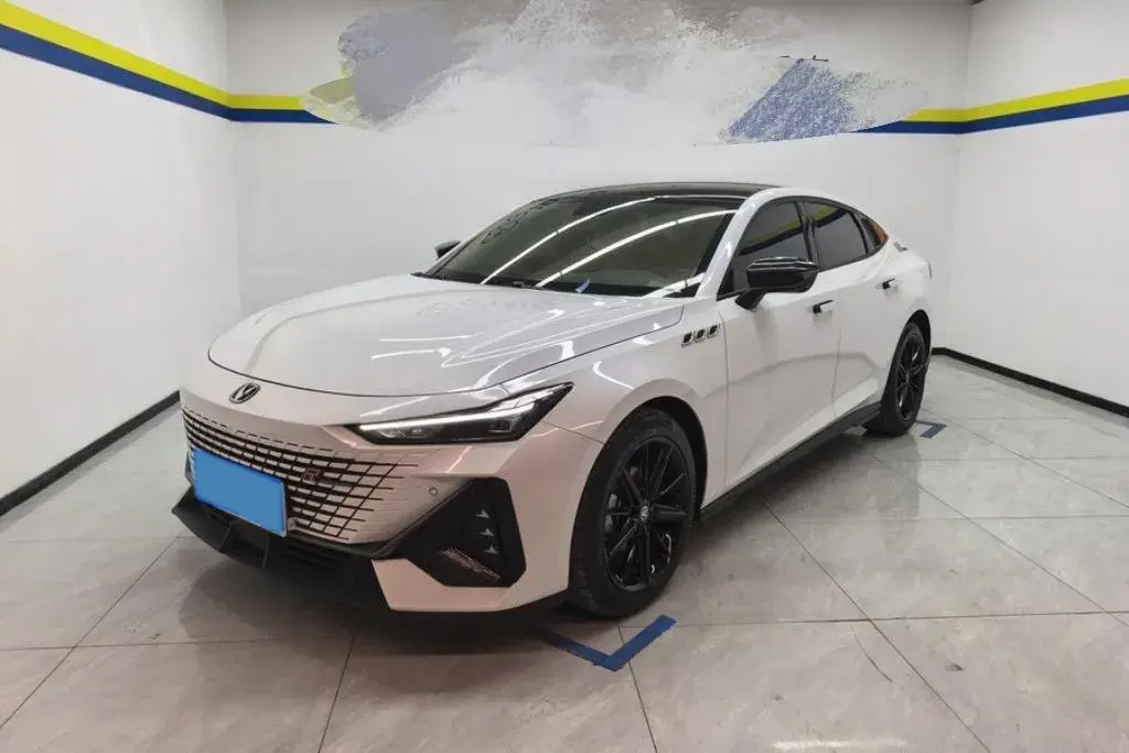 2022 ChangAn UNI-V 1.5T 188HP L4 7DCT