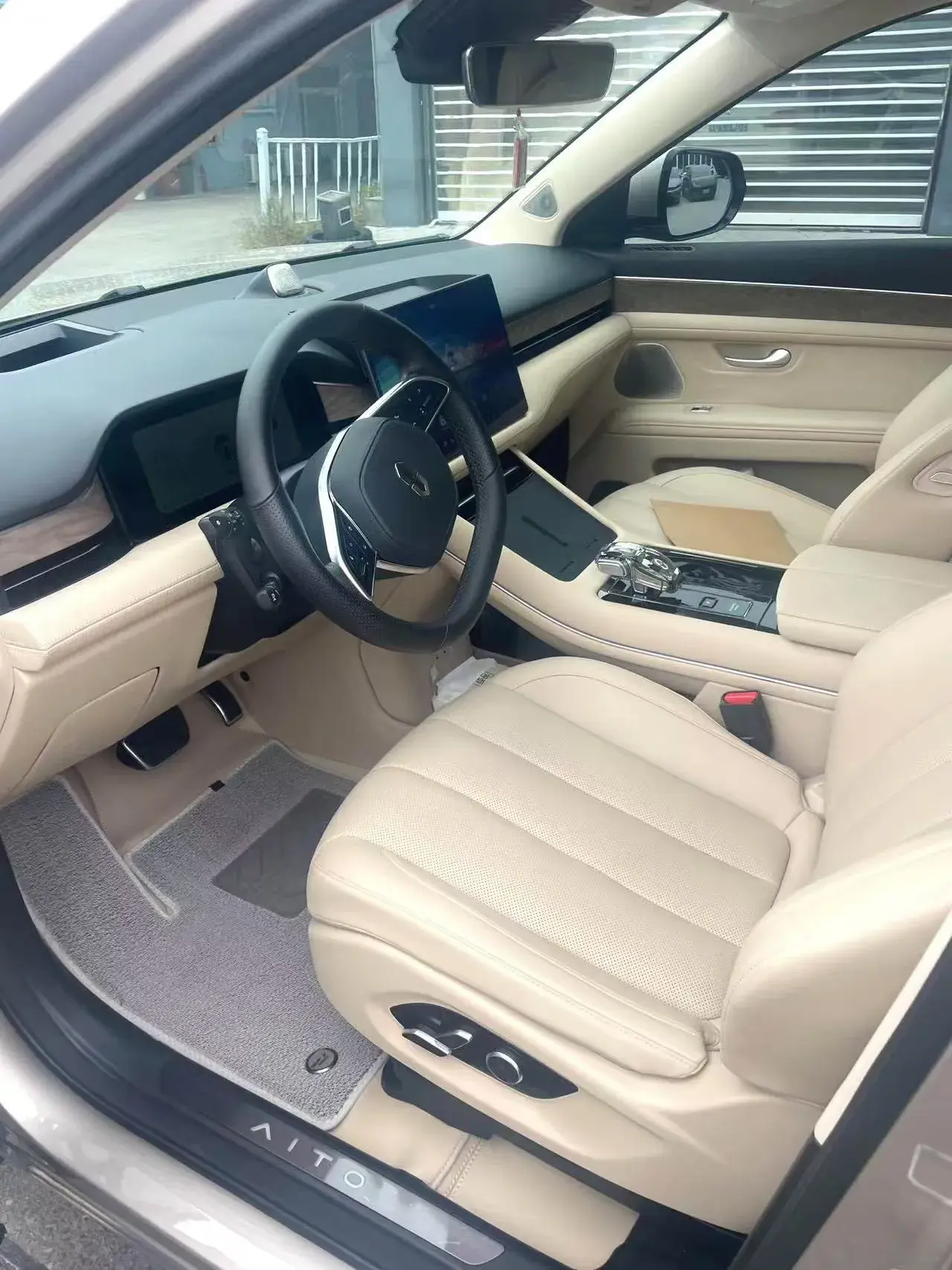 2022 AITO AITO thumbnail 3