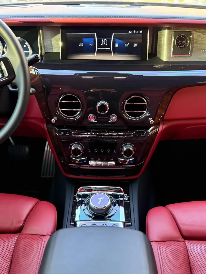 2018 Rolls-Royce Phantom 6.7T 571HP V12 8AT,autocango,china used car exporter,china ev exporter,chinese used car exporter,chinese used ev exporter