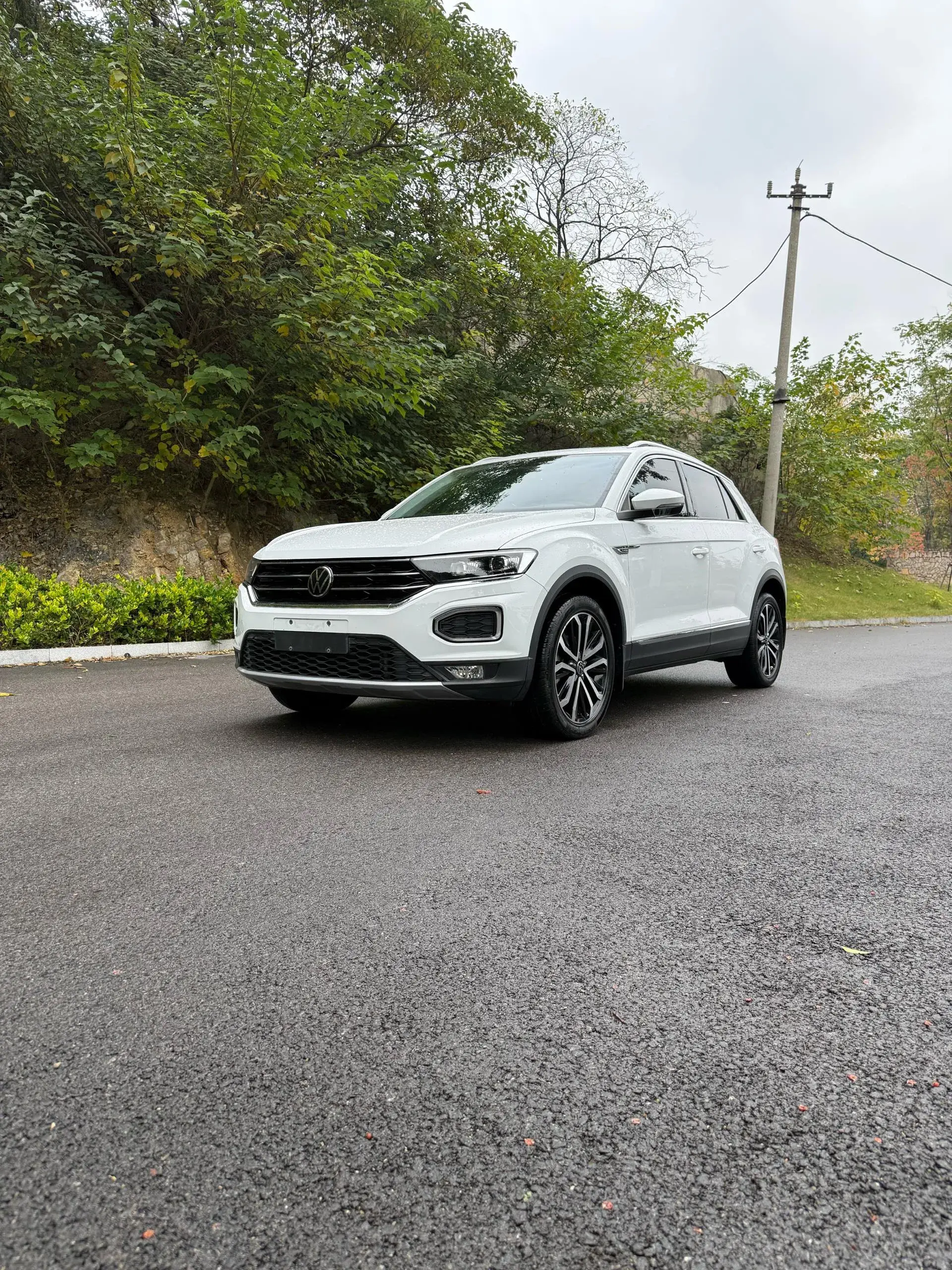 2022 VOLKSWAGEN T-ROC view 1