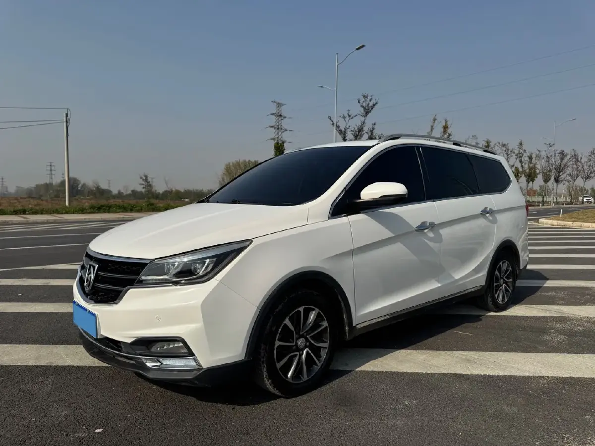 2017 BaoJun 730 1.5T 150HP L4 6MT