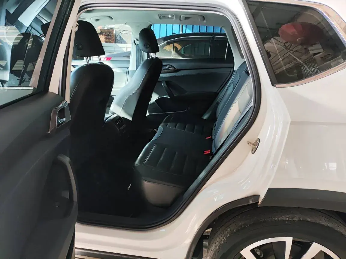 2021 VOLKSWAGEN THARU thumbnail 4