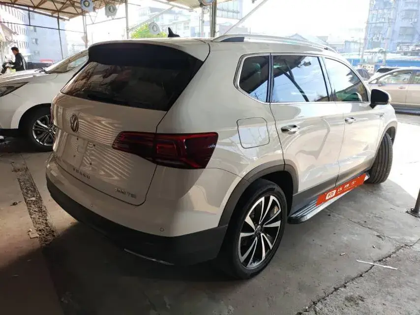 2021 VOLKSWAGEN THARU thumbnail 3