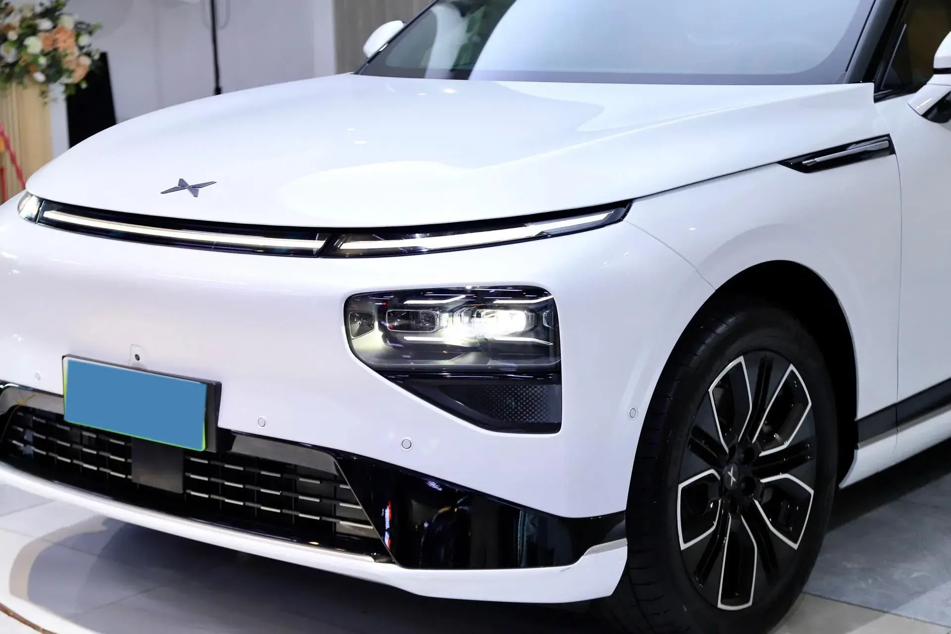 2025 XPENG G9 thumbnail 2