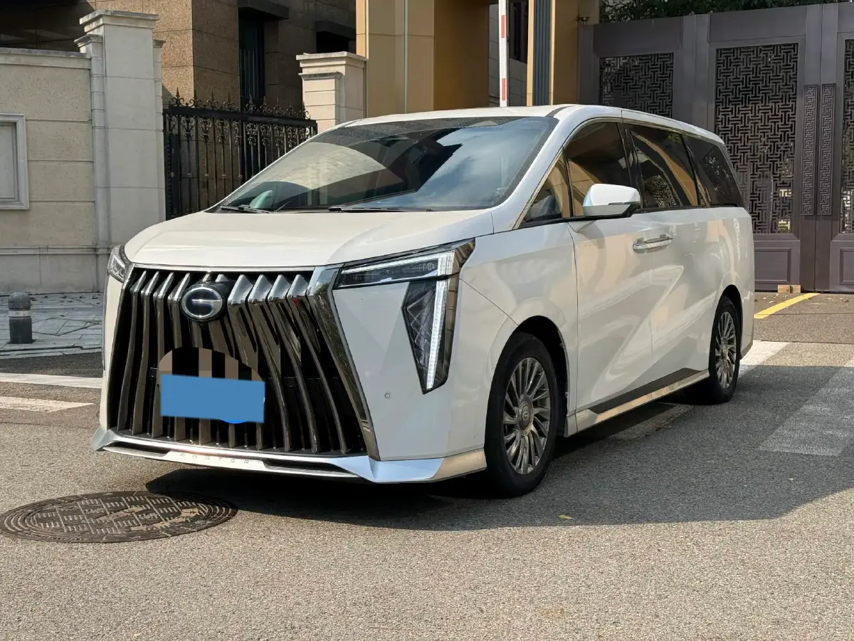 2023 GAC Trumpchi M8 2.0T 190HP L4 E-CVT Hybrid