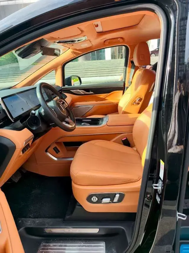 2024 Voyah ZhuiGuang 1.5T 136HP L4 PHEV 43KWH,autocango,china used car exporter,china ev exporter,chinese used car exporter,chinese used ev exporter