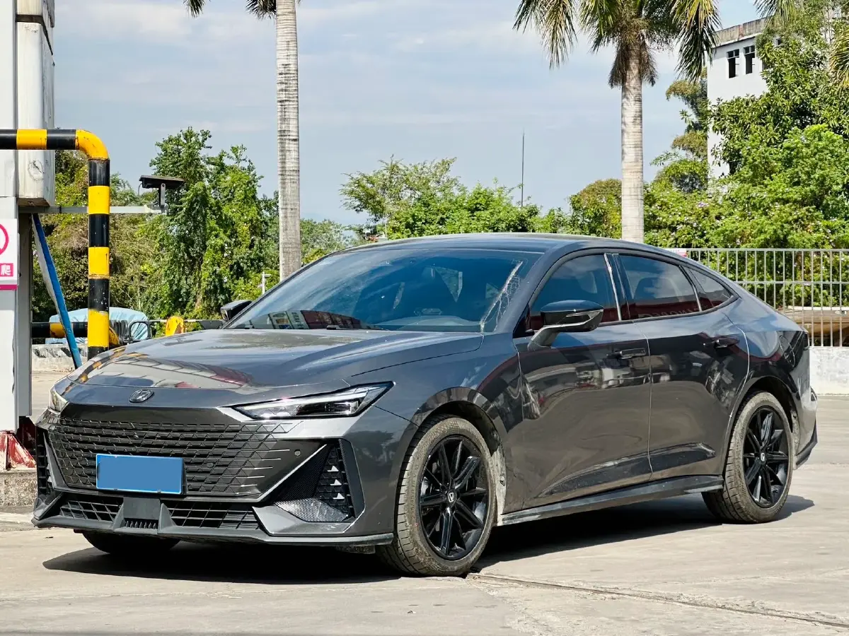 2023 ChangAn UNI-V 1.5T 188HP L4 7DCT