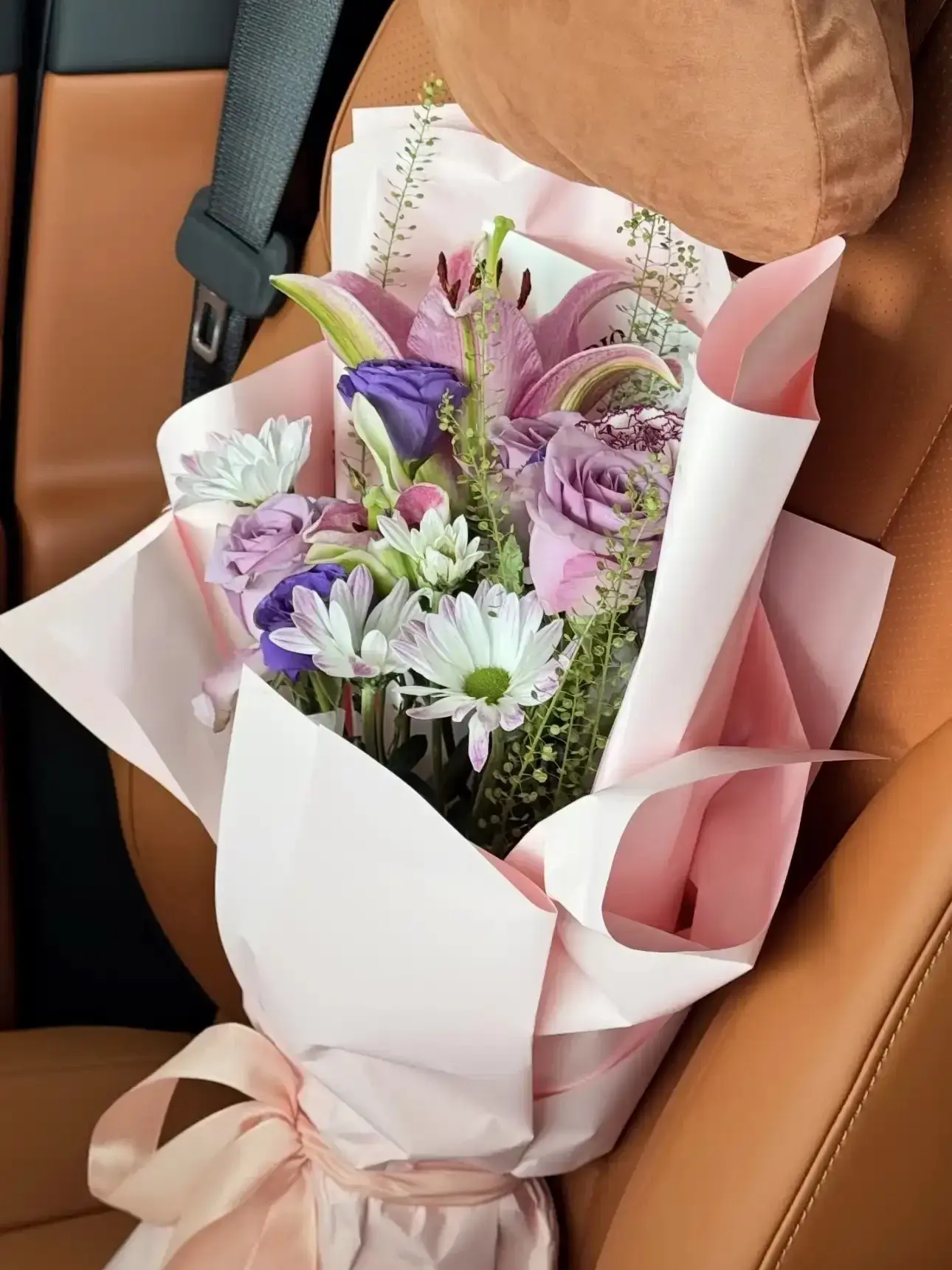 2025 AITO AITO thumbnail 4