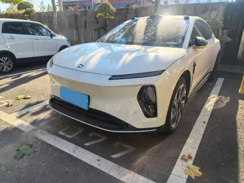 2025 NIO ET9 BEV