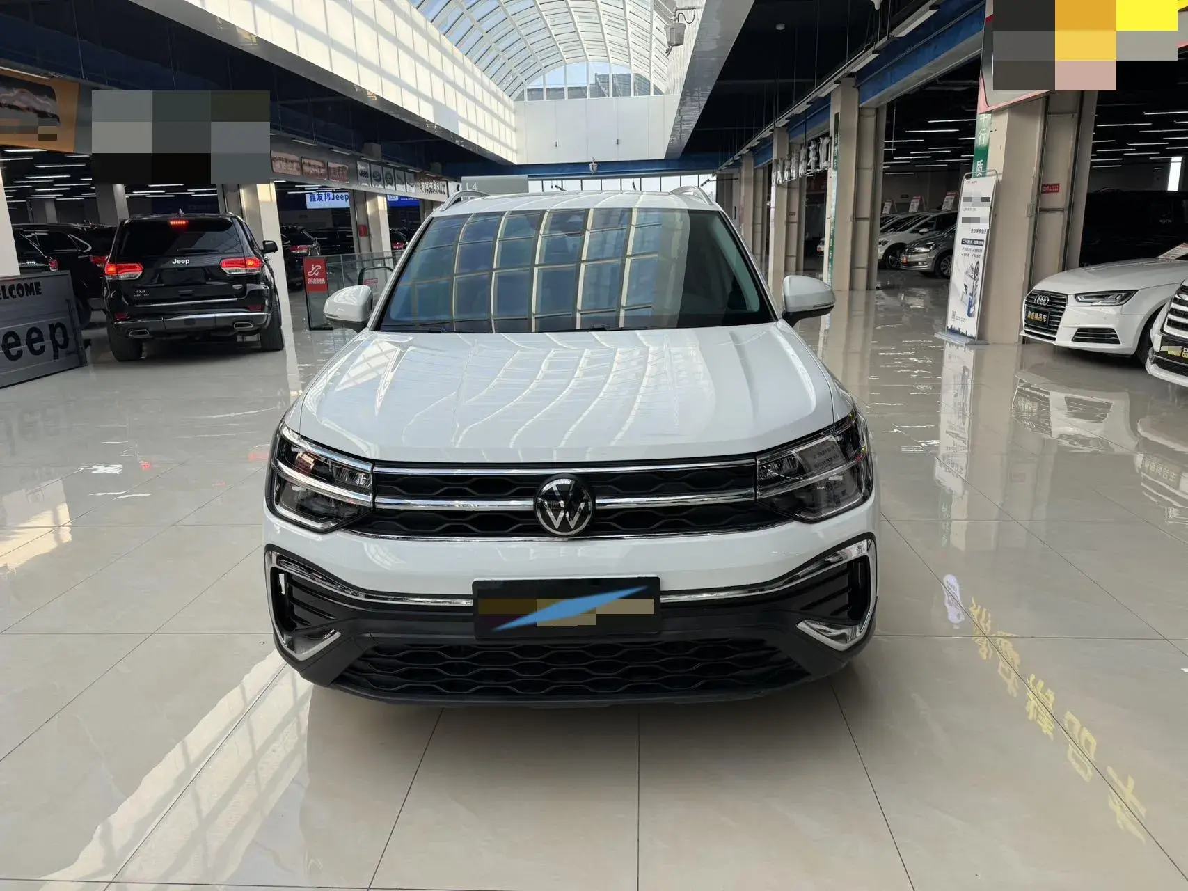 2023 VOLKSWAGEN THARU thumbnail 2