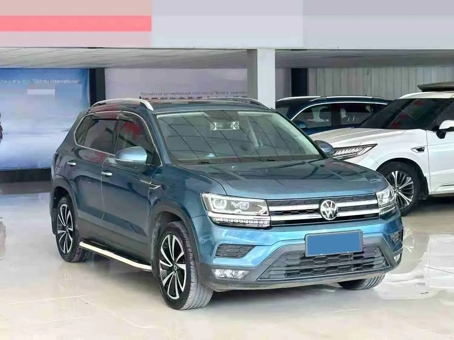 2021 VOLKSWAGEN THARU thumbnail 3