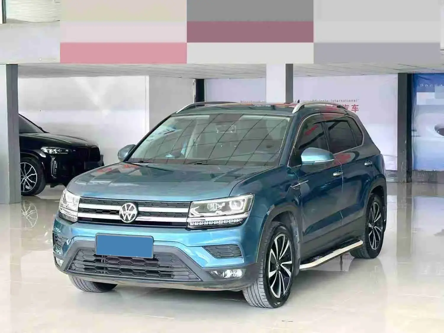 2021 VOLKSWAGEN THARU view 1