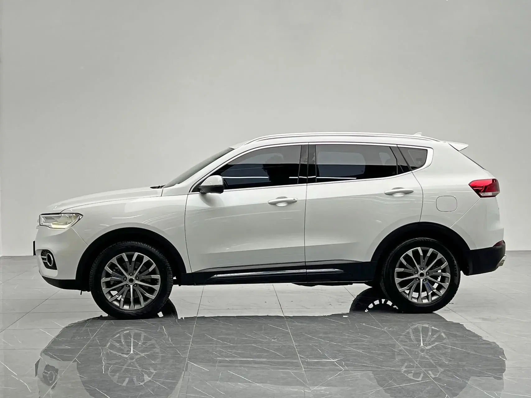 2017 HAVAL H6 thumbnail 3