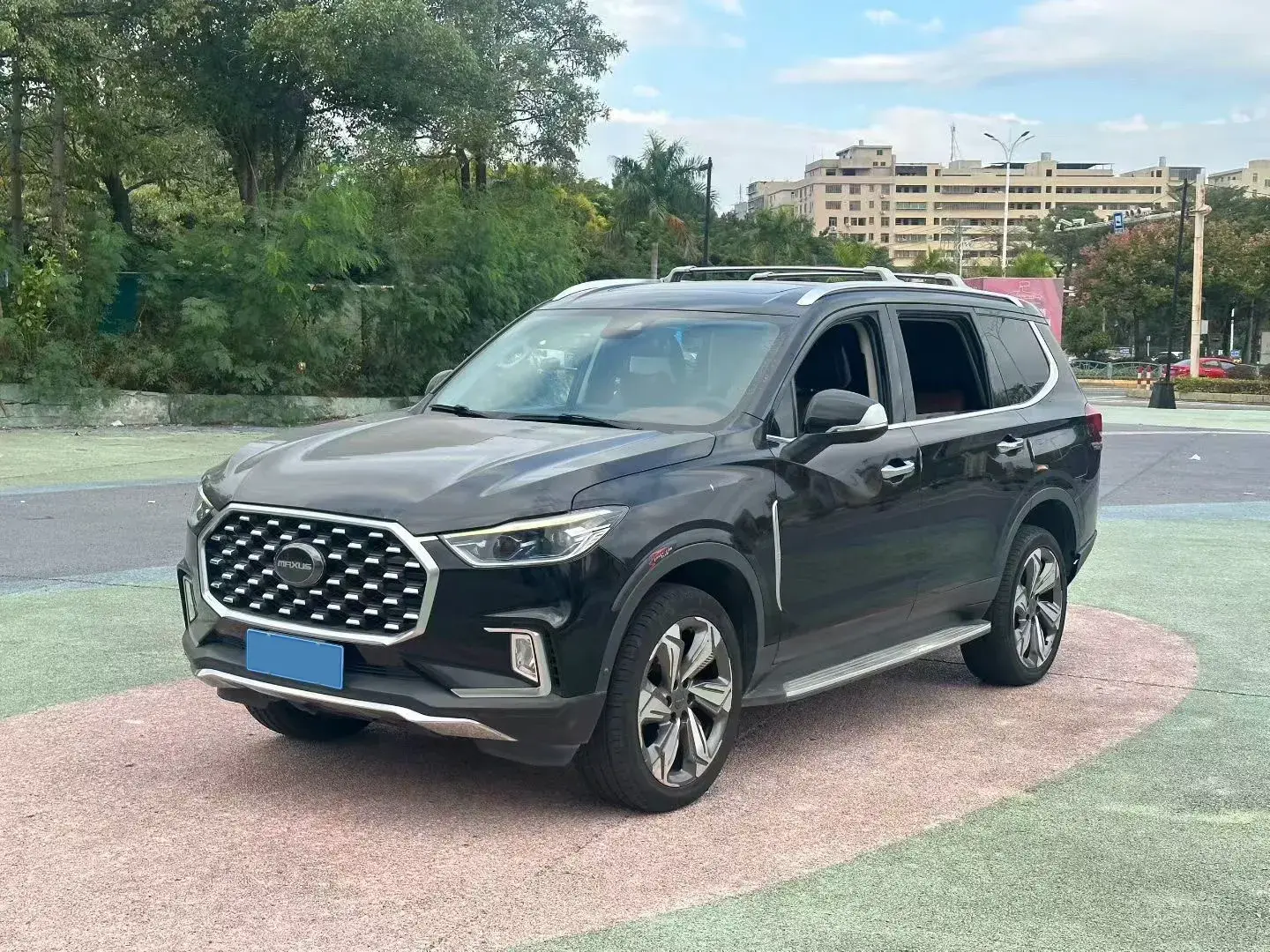 2017 MAXUS D90 view 1