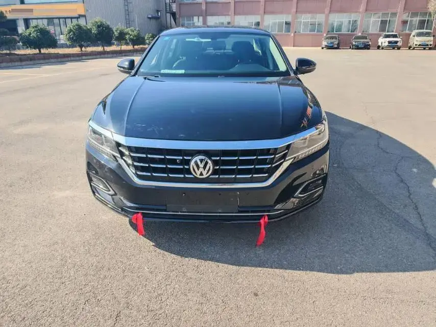 2019 VOLKSWAGEN PASSAT thumbnail 2