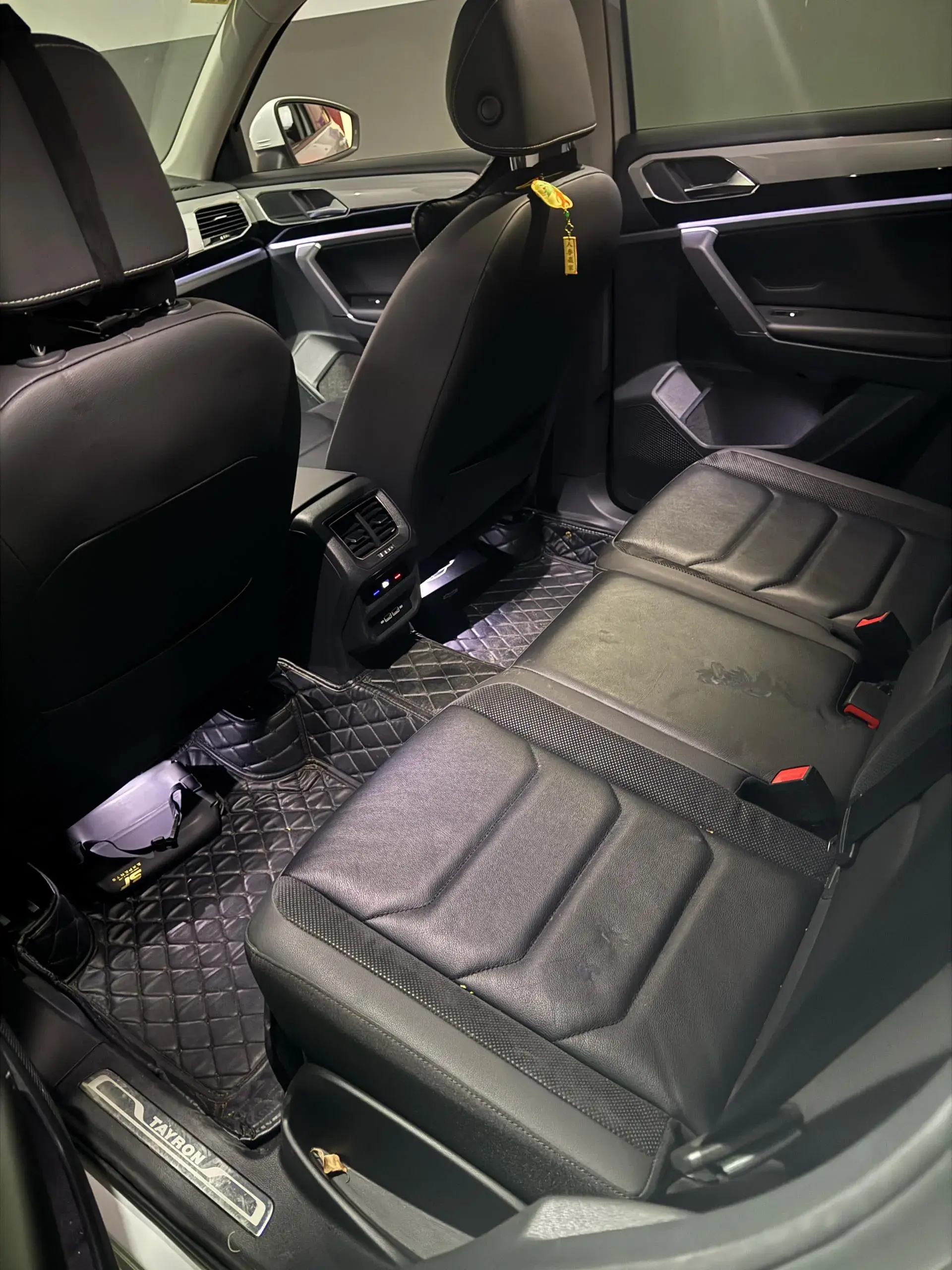 2019 VOLKSWAGEN TAYRON thumbnail 3