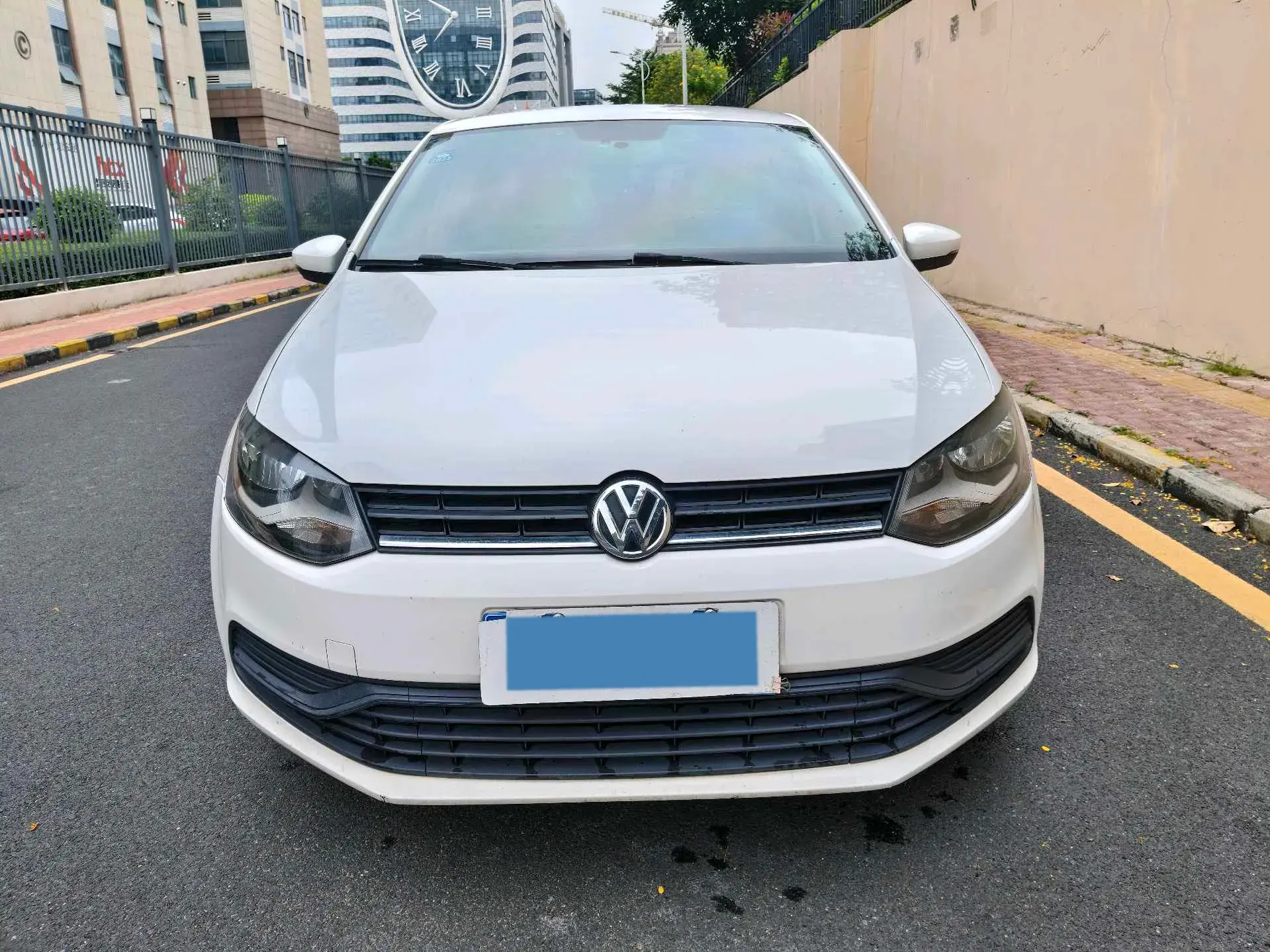 2016 VOLKSWAGEN POLO thumbnail 3