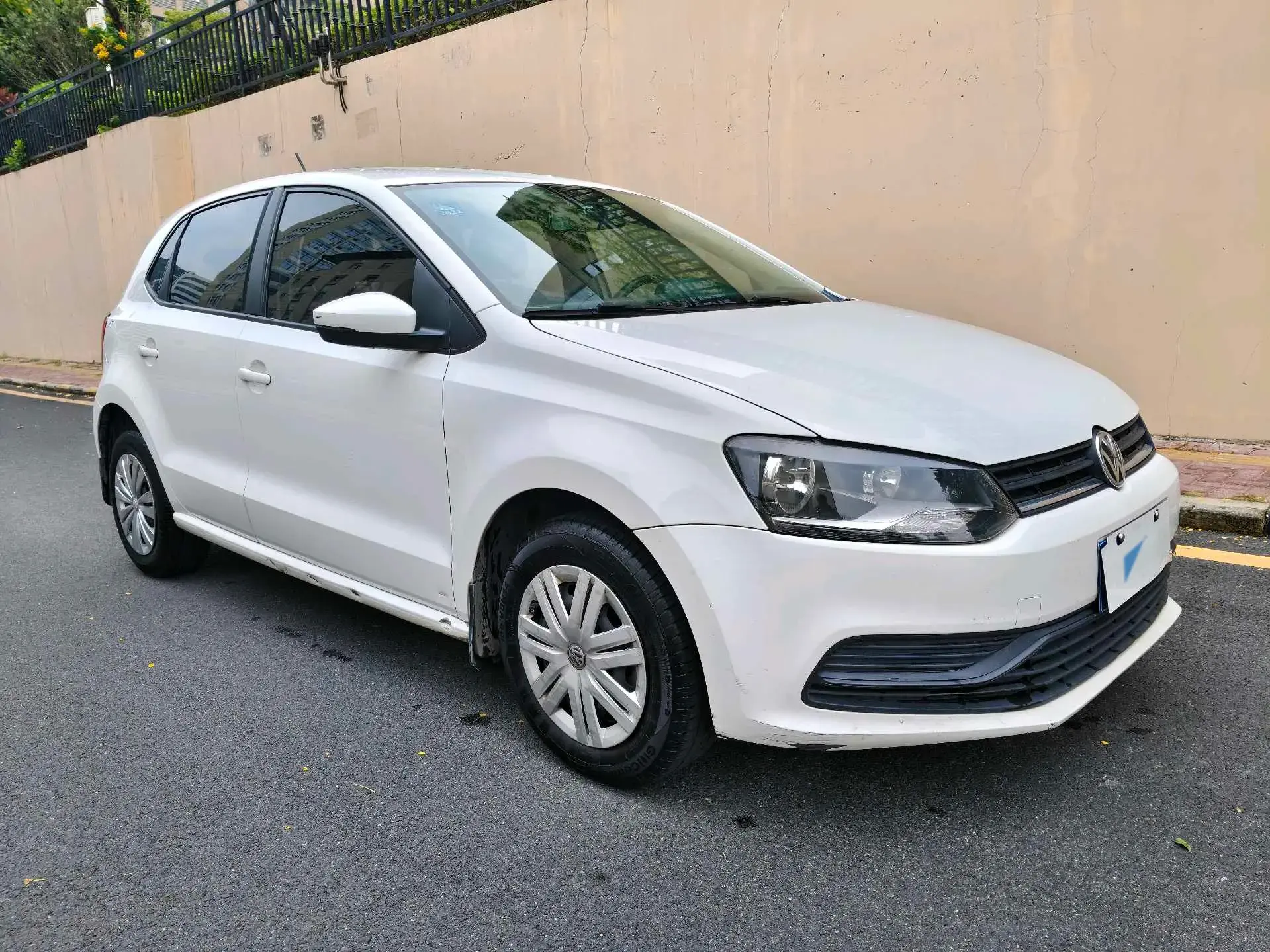 2016 VOLKSWAGEN POLO thumbnail 2