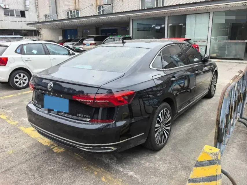 2019 VOLKSWAGEN PASSAT thumbnail 4