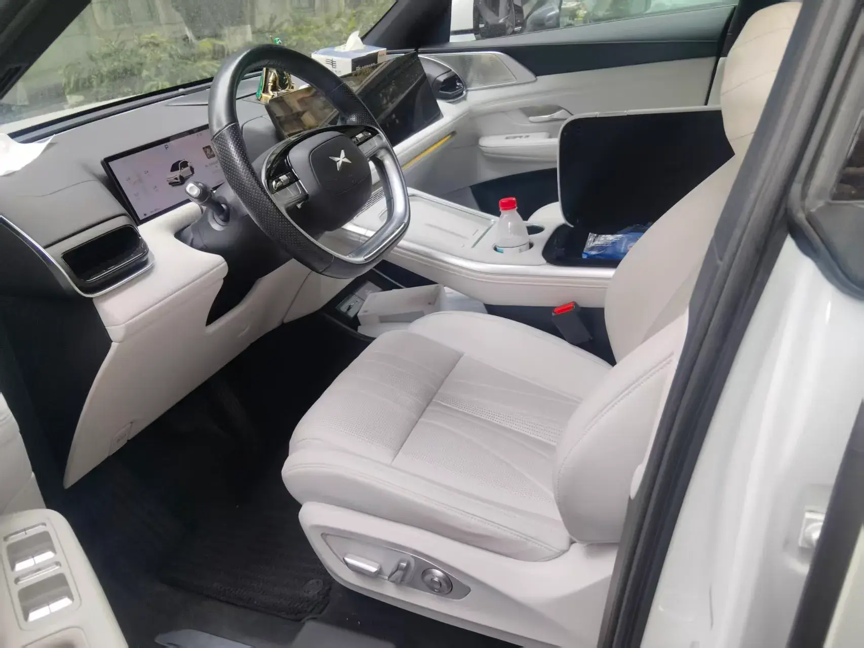 2024 XPENG G9 thumbnail 3