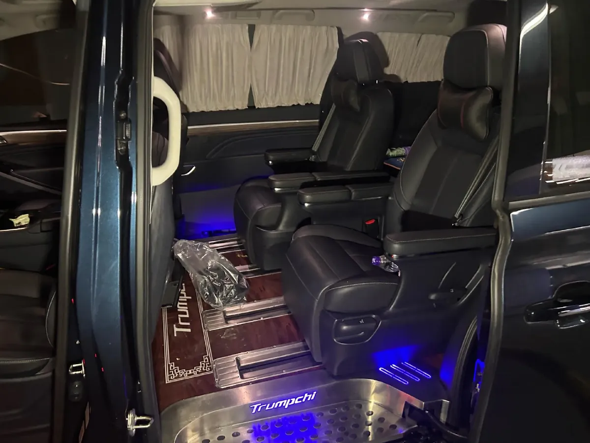 2021 GAC Trumpchi M8 2.0T 252HP L4 8AT,autocango,china used car exporter,china ev exporter,chinese used car exporter,chinese used ev exporter