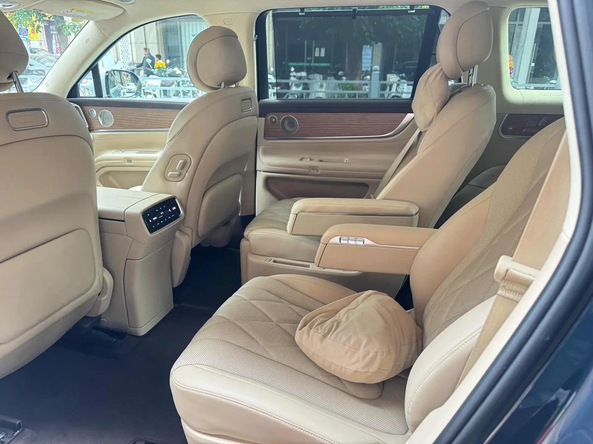 2024 AITO AITO thumbnail 4