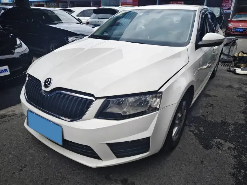 2017 SKODA OCTAVIA view 1