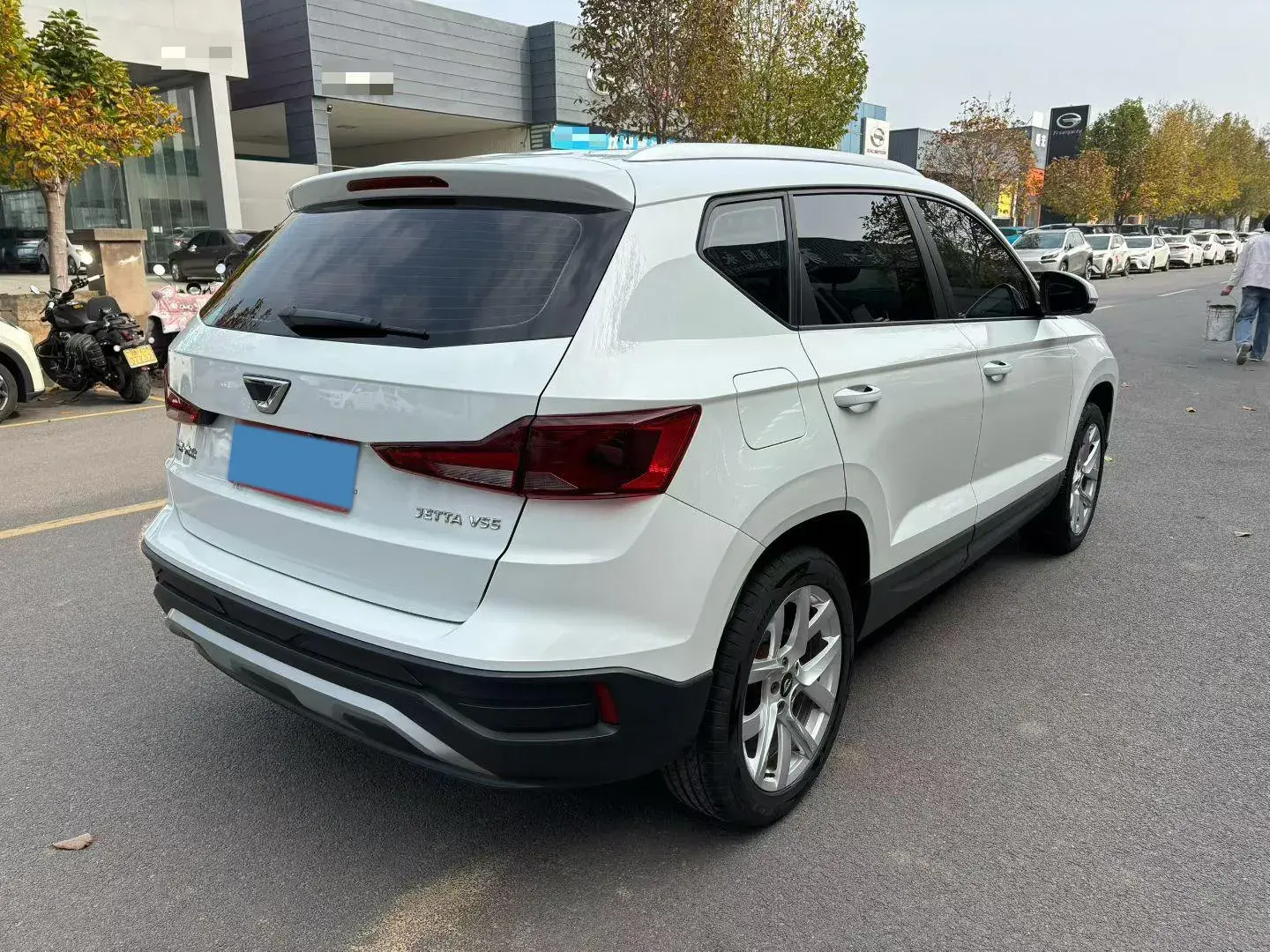 2022 JETTA VS5 thumbnail 4