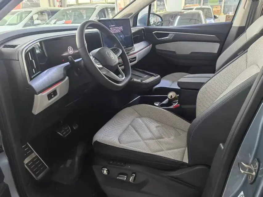 2023 VOLKSWAGEN TALAGON thumbnail 3