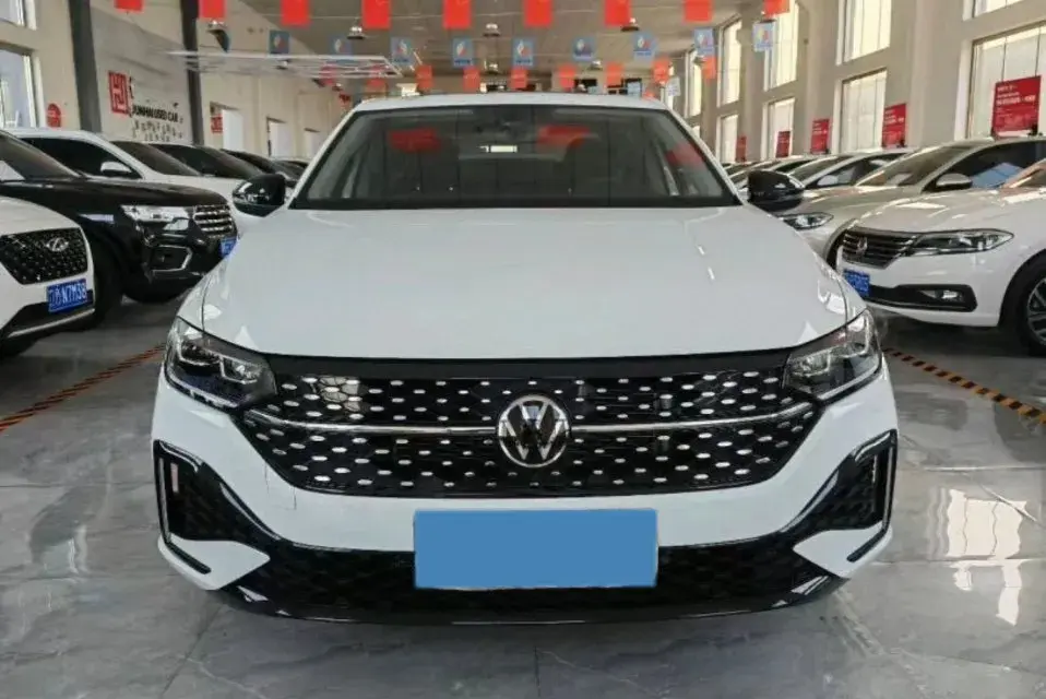 2023 VOLKSWAGEN LAVIDA thumbnail 2