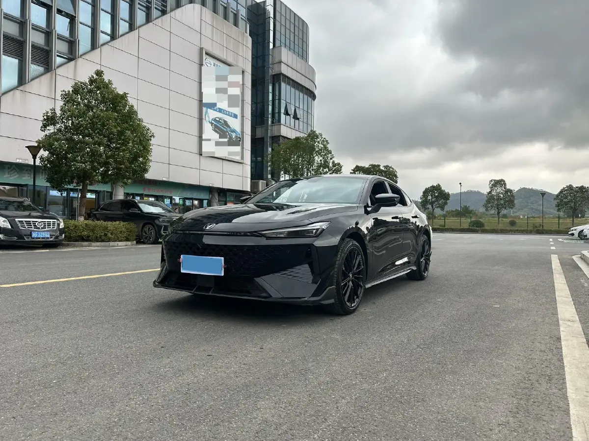 2025 ChangAn UNI-V 1.5T 192HP L4 7DCT