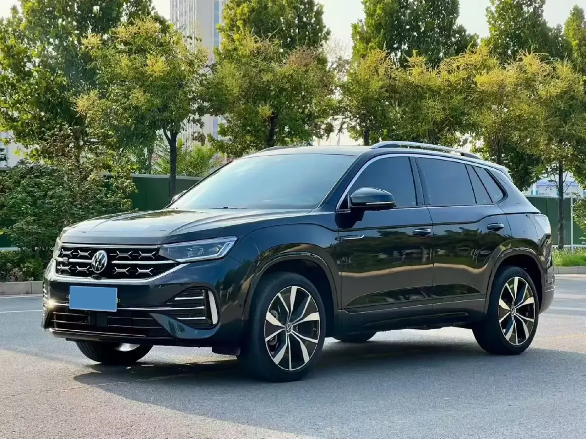 2023 Volkswagen Tayron 2.0T 220HP L4 7DCT