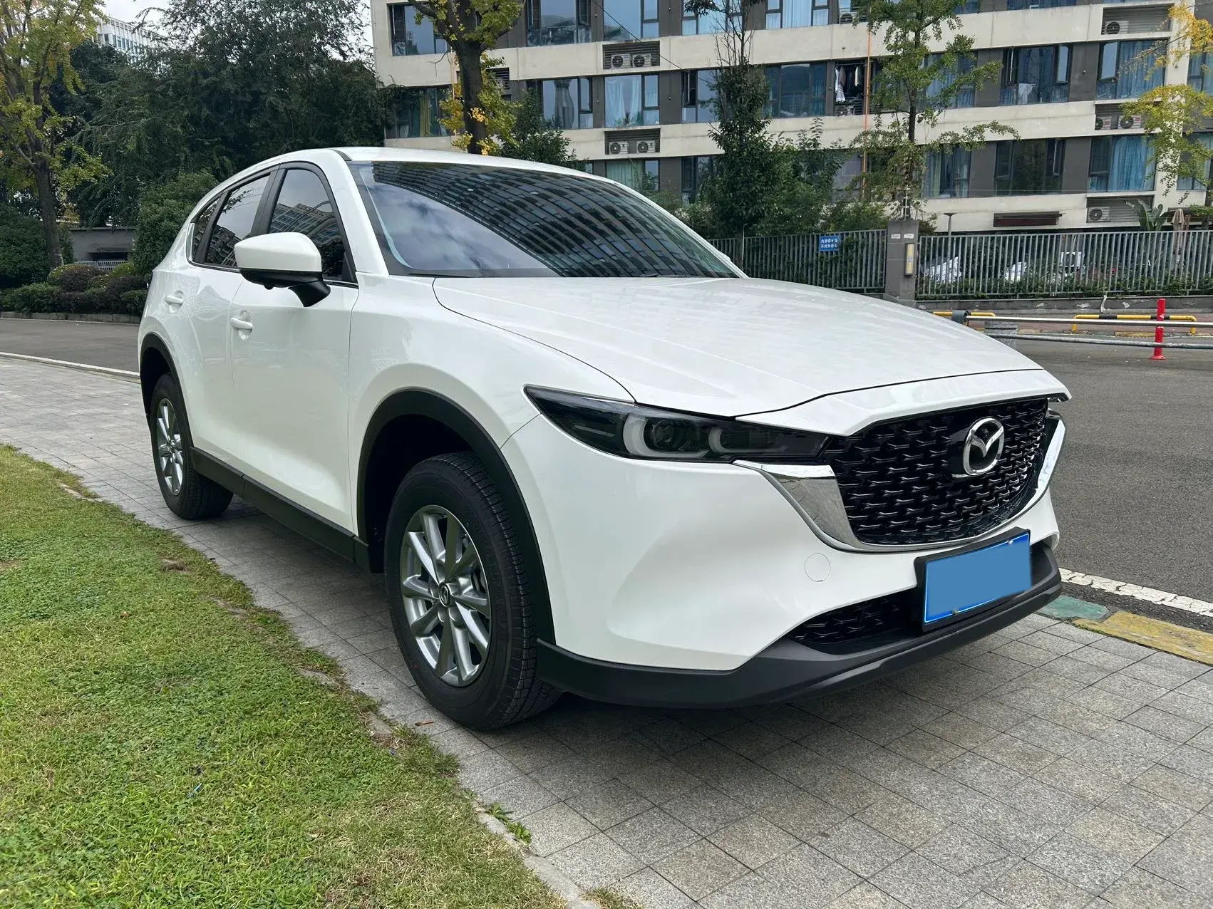 2025 MAZDA CX-5 thumbnail 3
