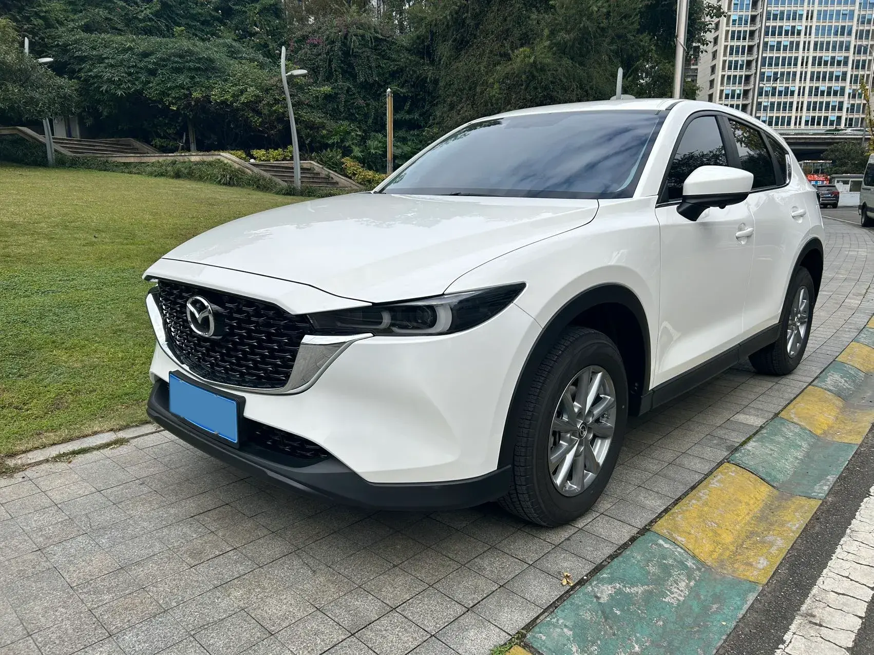 2025 MAZDA CX-5 view 1