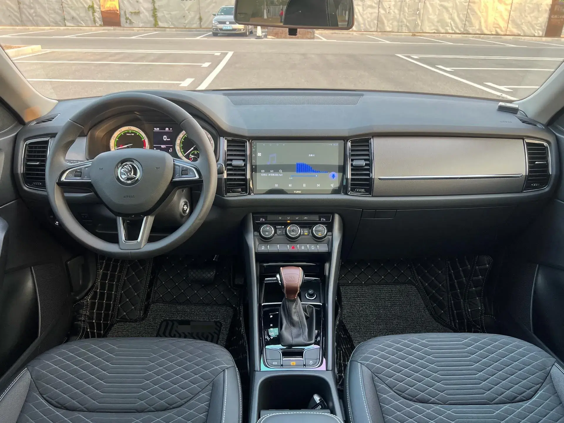 2018 SKODA KODIAK thumbnail 4