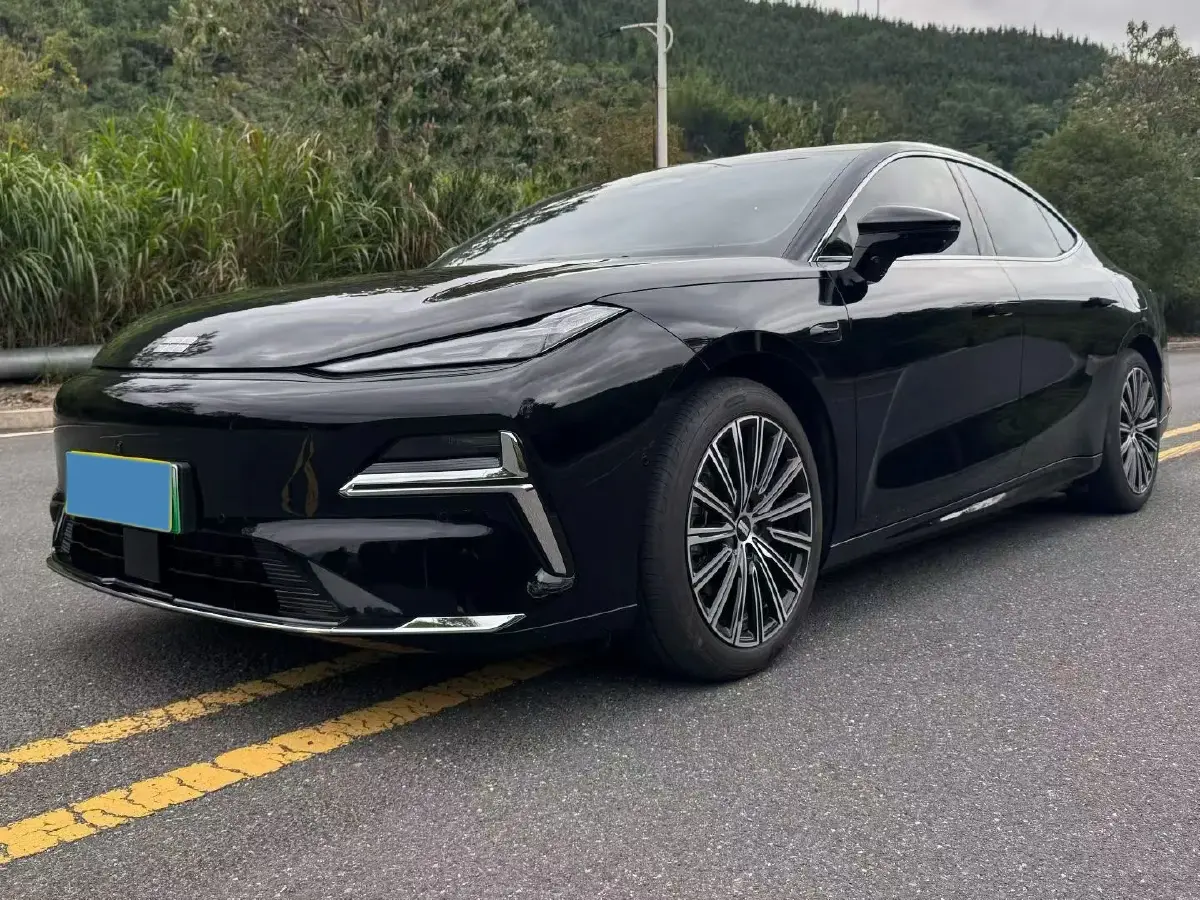 2025 Geely Galaxy Starshine 8 1.5T 163HP L4 3DHT PHEV 18.4KWH