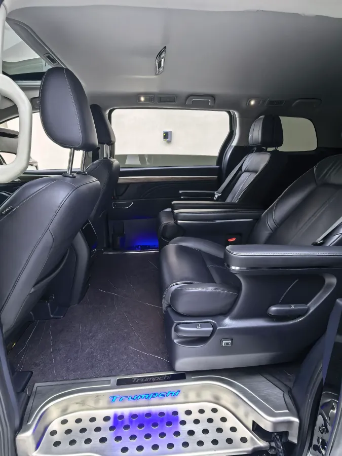 2021 GAC Trumpchi M8 2.0T 252HP L4 8AT,autocango,china used car exporter,china ev exporter,chinese used car exporter,chinese used ev exporter