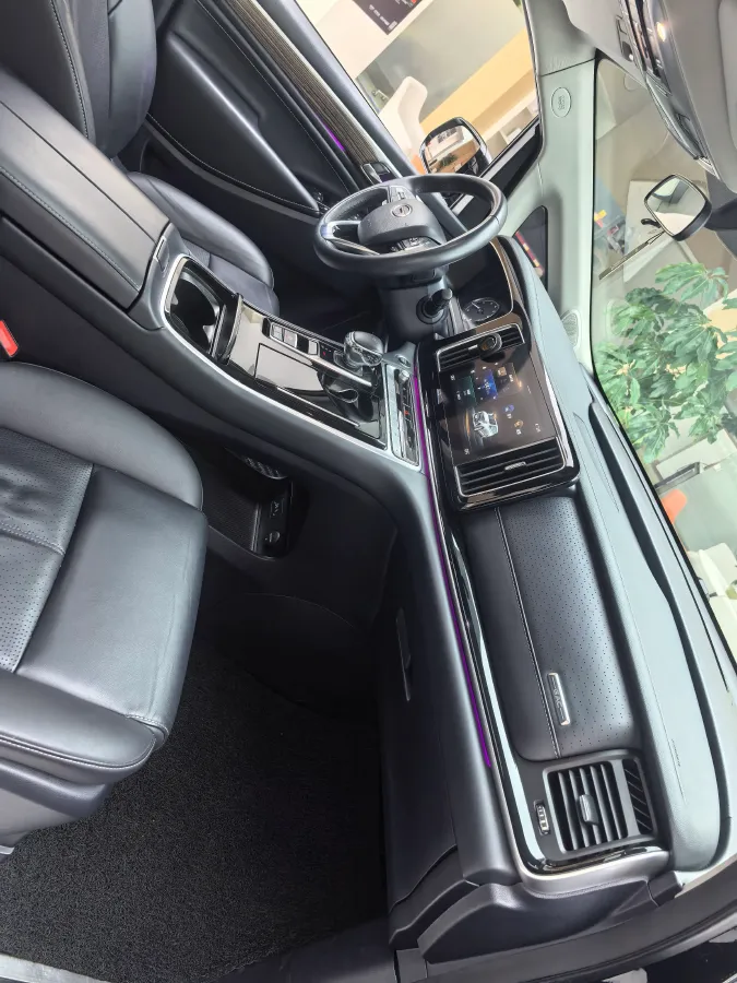 2021 GAC Trumpchi M8 2.0T 252HP L4 8AT,autocango,china used car exporter,china ev exporter,chinese used car exporter,chinese used ev exporter