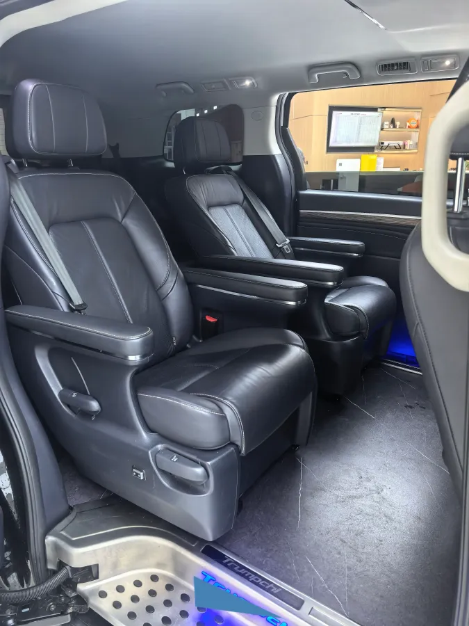 2021 GAC Trumpchi M8 2.0T 252HP L4 8AT,autocango,china used car exporter,china ev exporter,chinese used car exporter,chinese used ev exporter