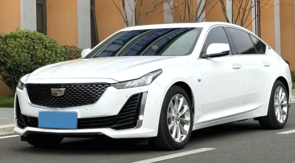 2022 Cadillac CT5 2.0T 237HP L4 10AT