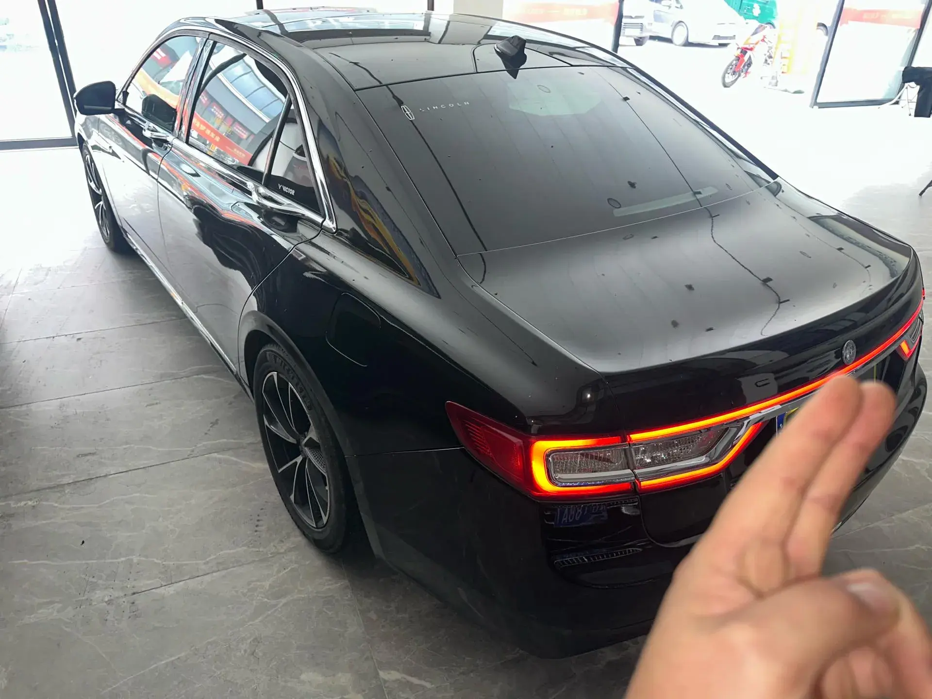 2019 LINCOLN CONTINENTAL thumbnail 3