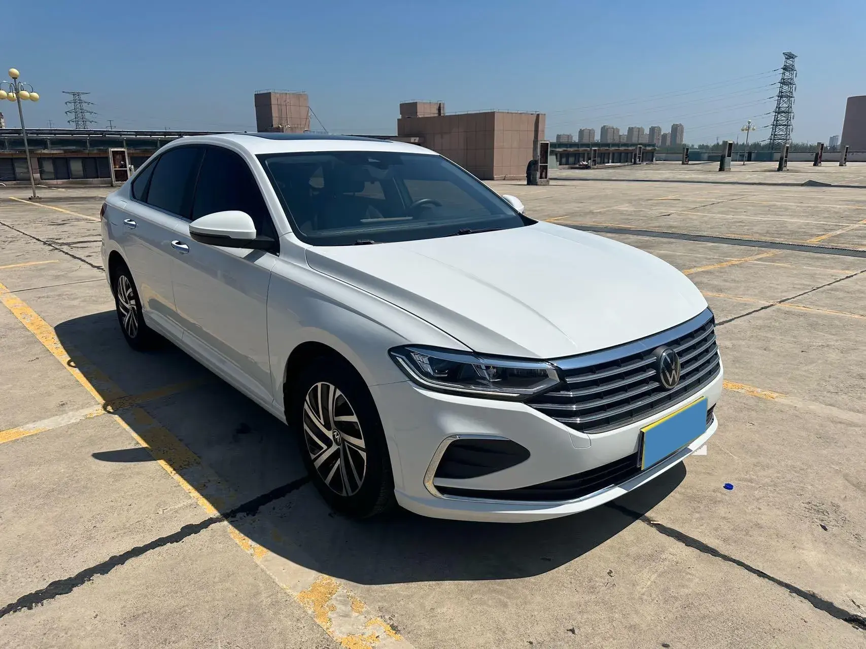 2023 VOLKSWAGEN LAVIDA thumbnail 3