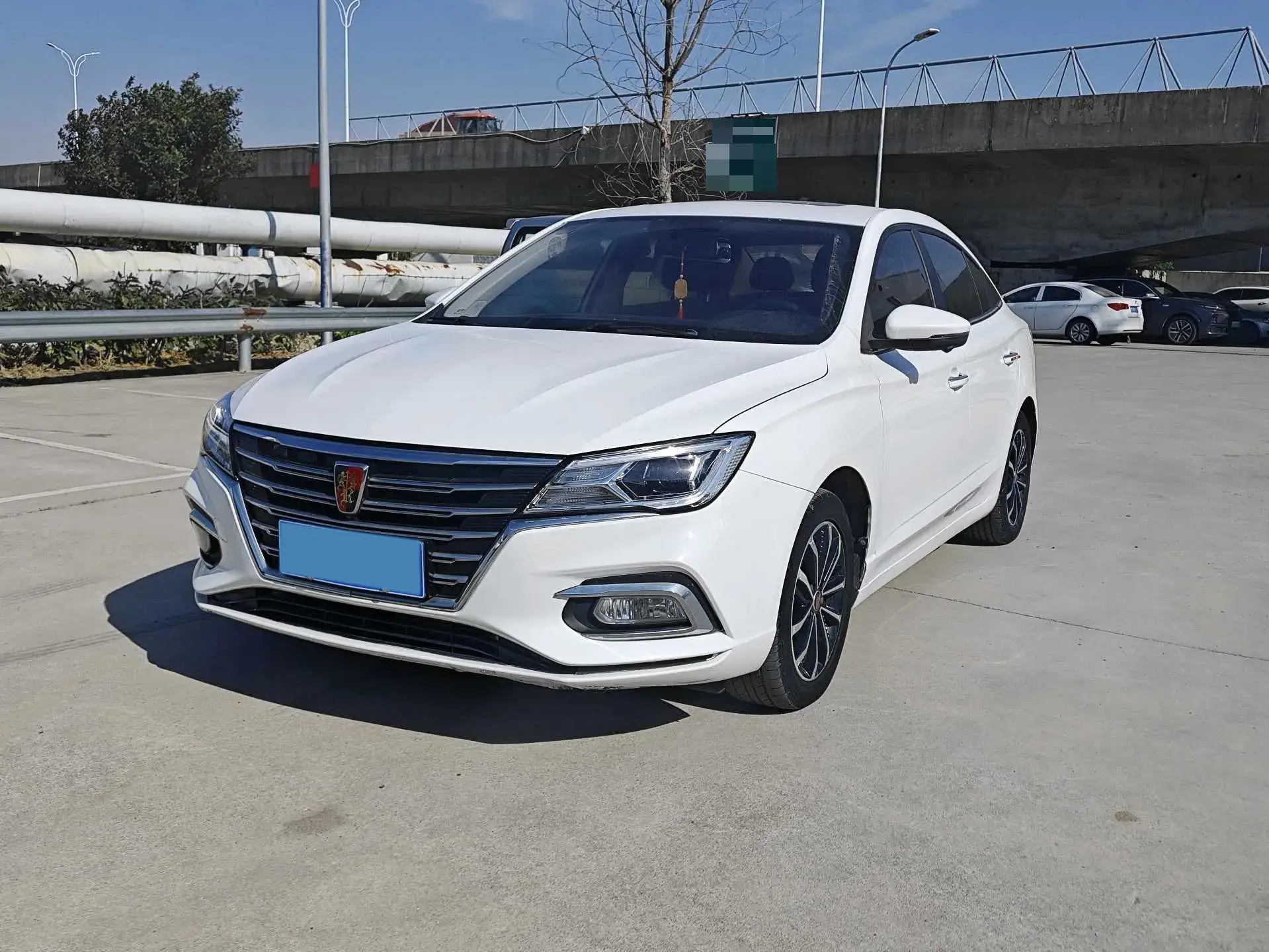 2019 ROEWE I5 view 1