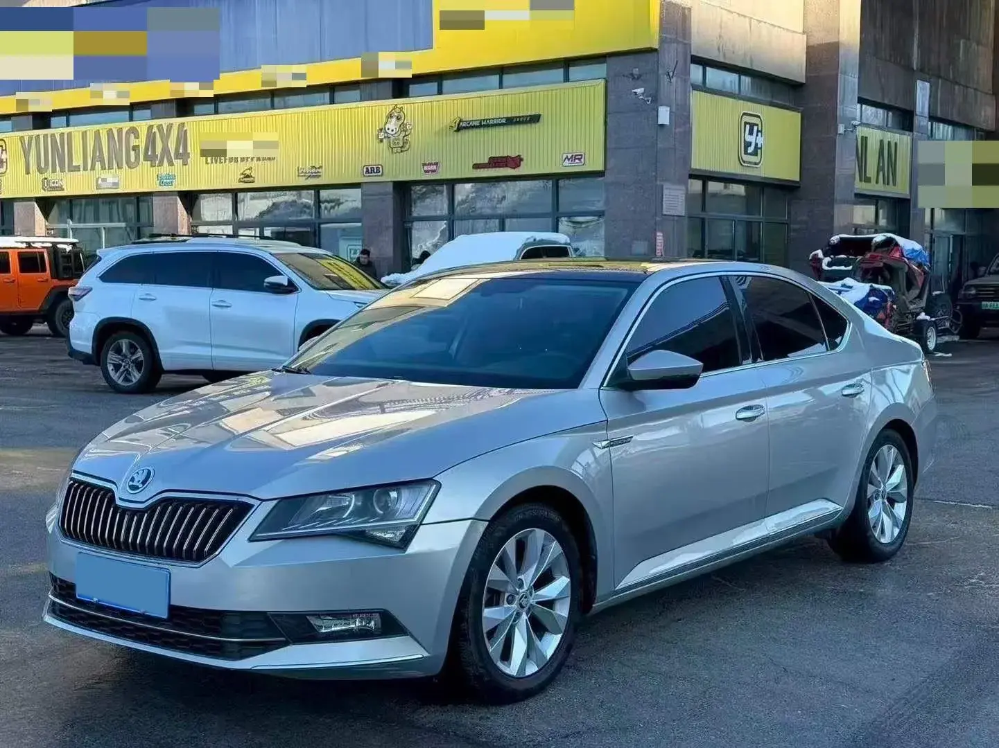 2018 SKODA SUPERB view 1